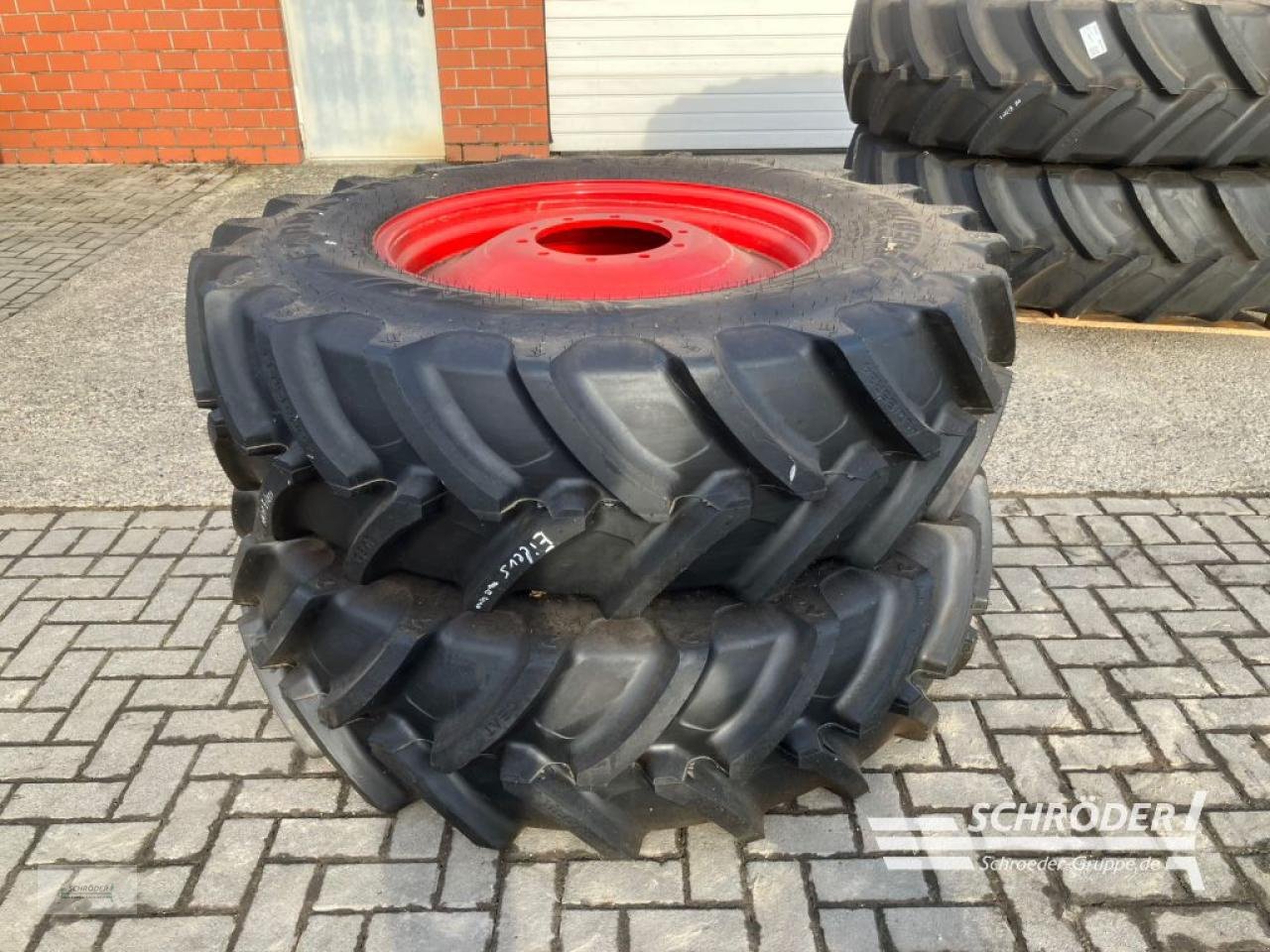 Zwillingsrad des Typs Fendt 2X 460/85R34 + 2X 520/85R46 CEAT | NEU, Gebrauchtmaschine in Twistringen (Bild 2)